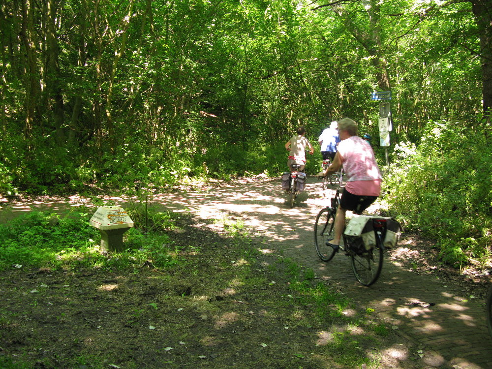 druk kruispunt met fietsers